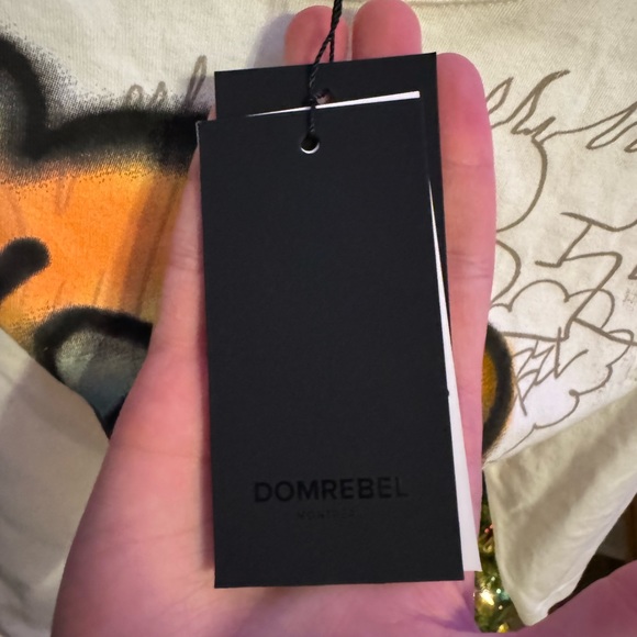 Dom Rebel Tee Duck Holding Heart - Picture 5 of 7